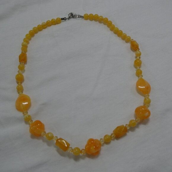 Vintage Butterscotch Beaded Necklace Floral Swirl - Picture 1 of 6